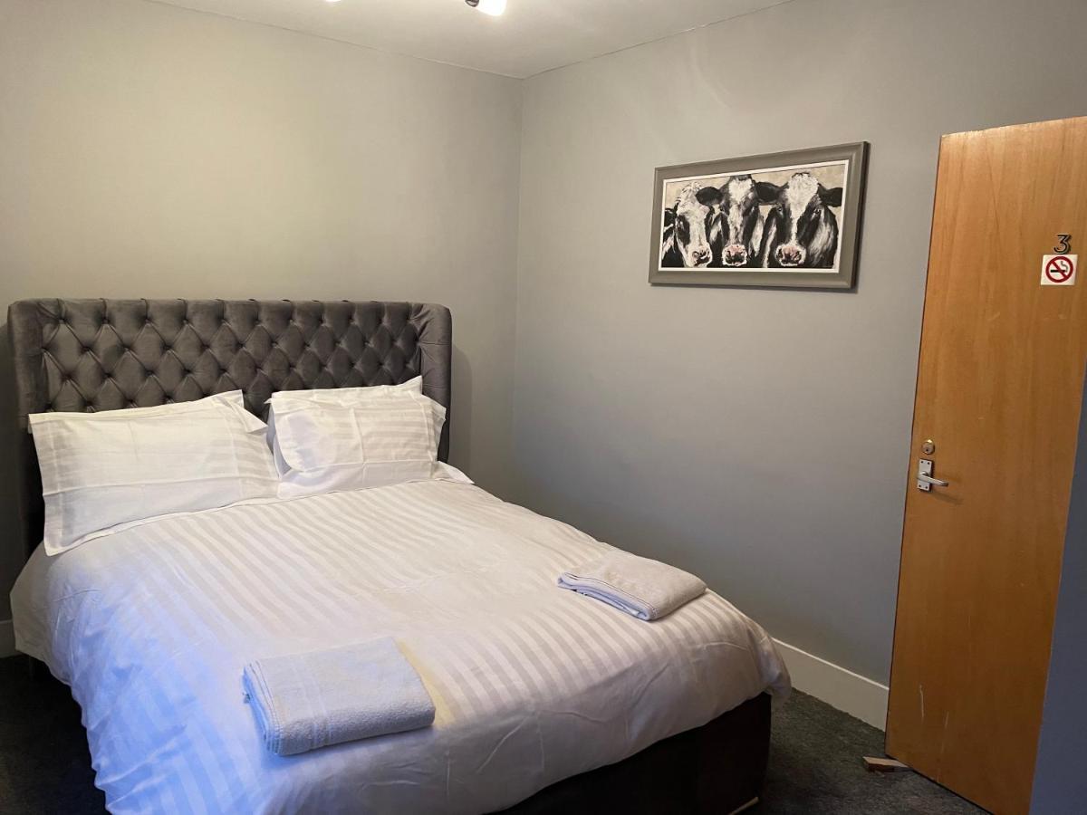 Commercial Hotel Insch Ngoại thất bức ảnh